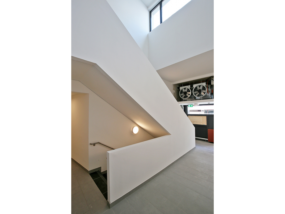 claud architekten Architektur Projekt Wien Stiegenhaus vom Wohnhaus
